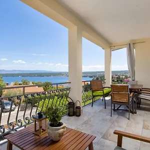 And Charming New In Vantacici Apartment