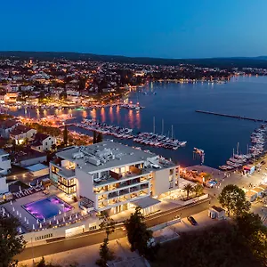 Отель Luxury Riva, Малинска