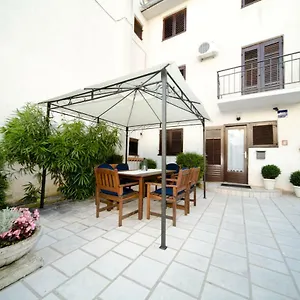 Gogsy Apartment